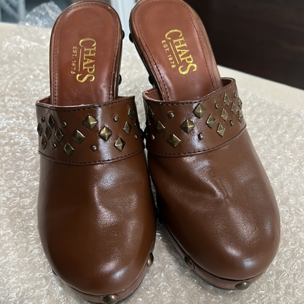 CHAPS  WOMEN’S SUSANNAH‎ STUDDED POLO MULE CLOGS SIZE 7B
